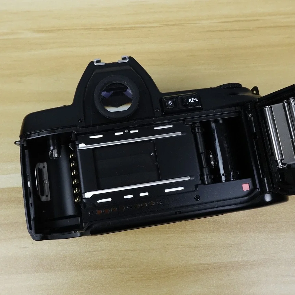 Vintage Nikon N8008s 35mm SLR Film Camera Body Only Tested Good